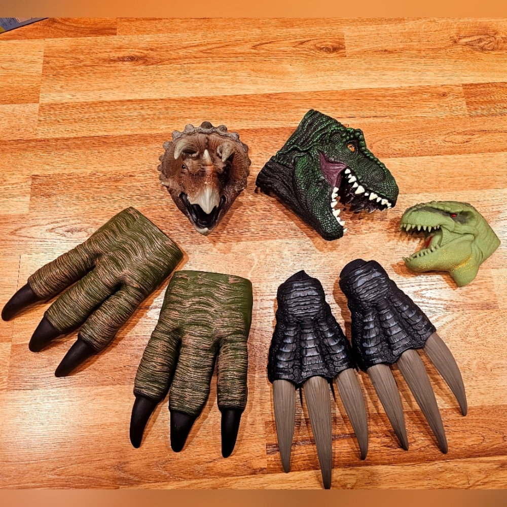 Dinosaur Claws & Puppets